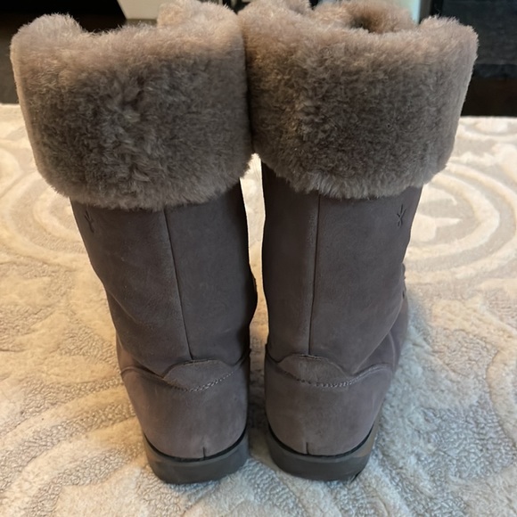 EUC EMU Featherwood Hi Tall Boots Mushroom Wool lining 8 - Picture 6 of 7